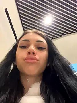 ilariea_girl on StripChat