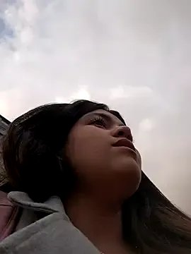 Ivy_enjoy — Off brac in public