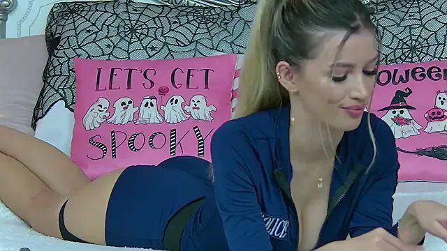 IvySamek on StripChat