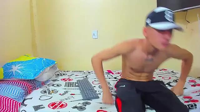 Ixchell_dewei on StripChat