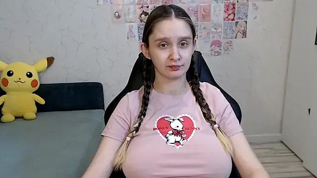 Jackie_Morgan — .Oil on my boobs and  big belly