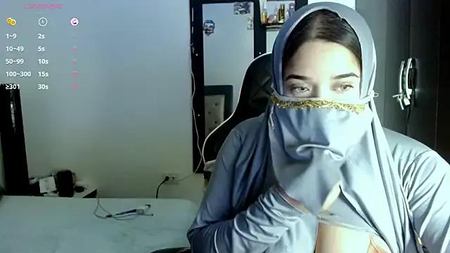 janna_isa on StripChat 