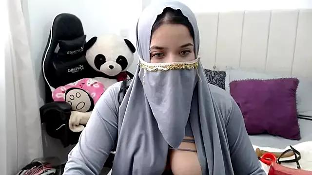 janna_isa on StripChat 