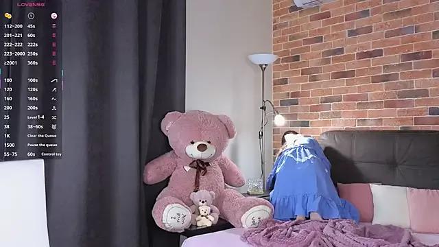 JasminDoroti — gently squeeze my boobies