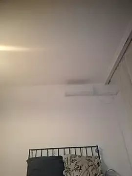 Jassiundich2 on StripChat 