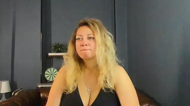 JessicaFoxie on StripChat 