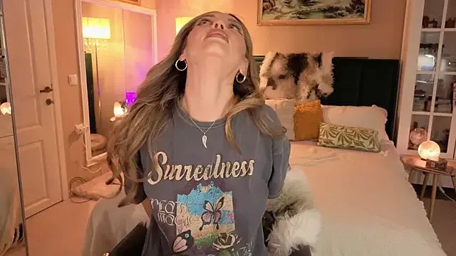 JoanneGG on StripChat