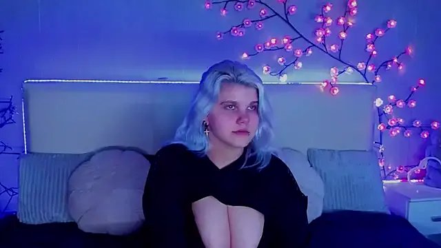 JoannLowe on StripChat