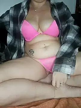 juicypuss25 on StripChat