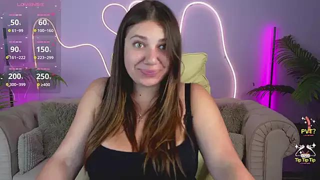 JulietDream from StripChat is Freechat
