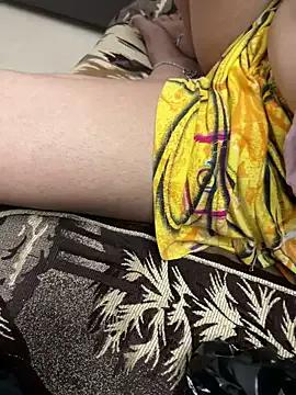 jully-jully on StripChat 