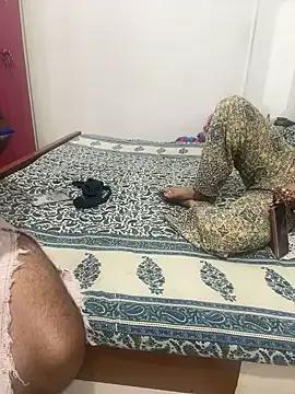 jully-jully on StripChat 