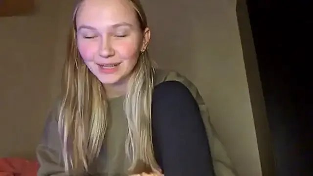 KarinRobertson on StripChat