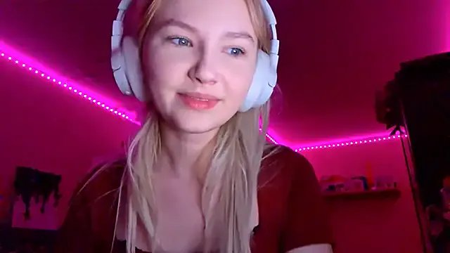 KarinRobertson on StripChat