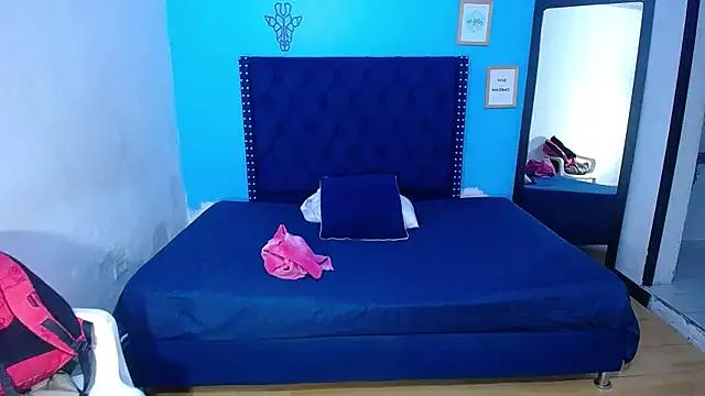 kinky_redhead18 on StripChat 