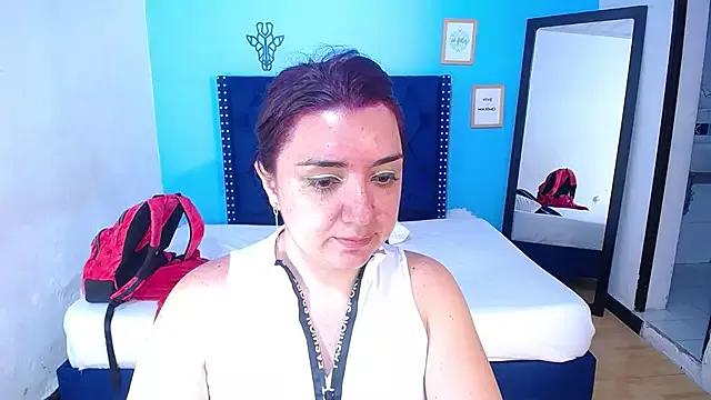 kinky_redhead18 on StripChat 