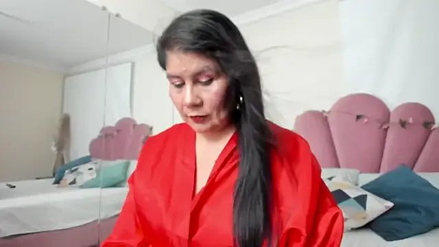 kiraGeiner on StripChat