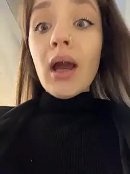 KittyQueeny on StripChat 