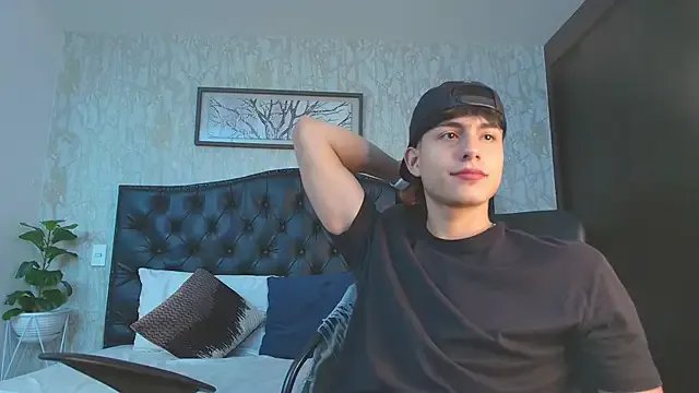 Lander_Cruz on StripChat