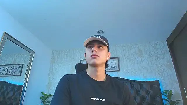 Lander_Cruz — Freechat on StripChat