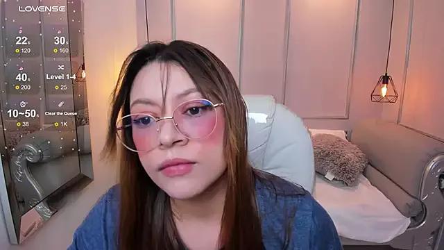 Lanna18 on StripChat 