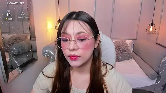 Lanna18 on StripChat 