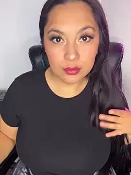 latina_curvy22 — Closep-up boobs play