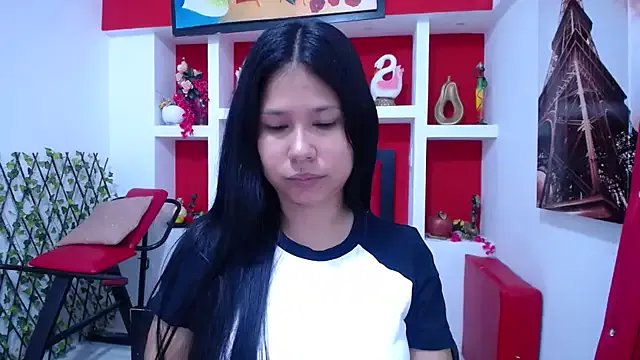 Letty_Plugxo on StripChat