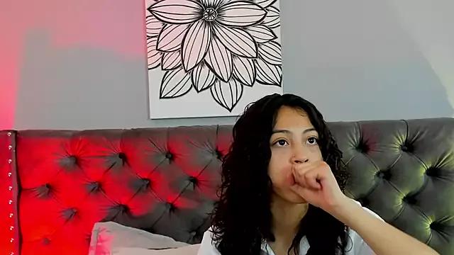 liily_grey on StripChat 