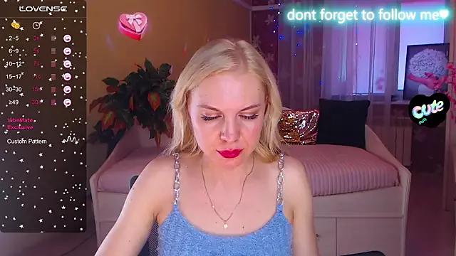 LiSinDoll on StripChat 