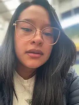 Liulee2 on StripChat 