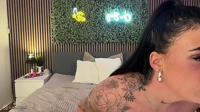 LizaRoxx on StripChat