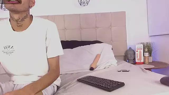 love_birds_69 on StripChat