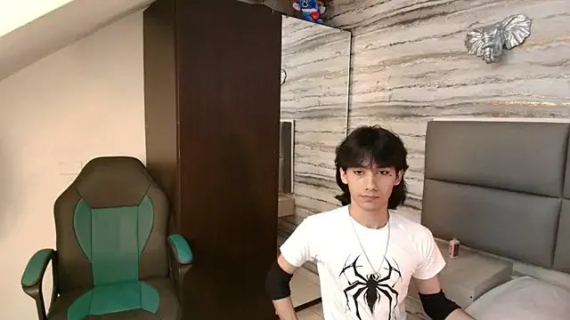 Lovers_21 on StripChat