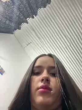 Luciaparker03 — VENIRME EN SQUIRT EN LIVE 