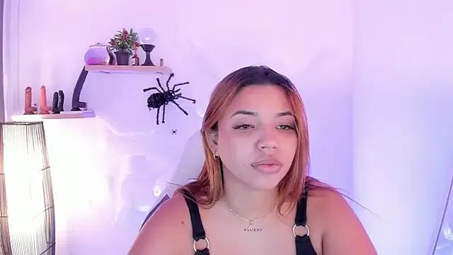 Lucy_Strong on StripChat