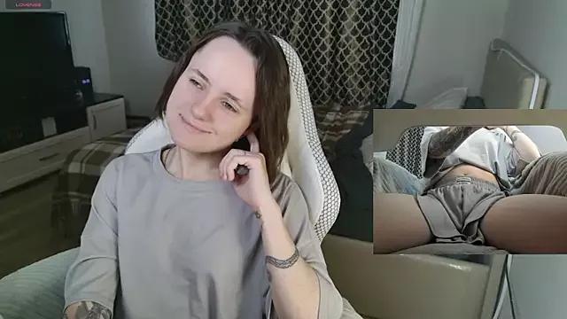 Luna_Loveee from StripChat is Freechat