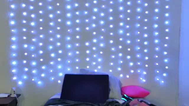 luvely_gurl on StripChat