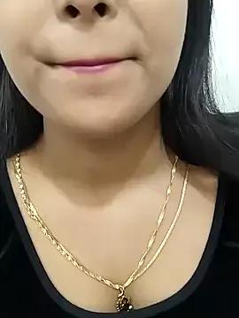 Maahhii_2 from StripChat is Freechat
