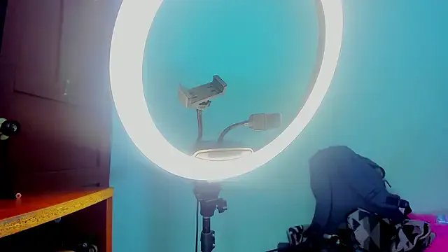 maddy02_02 on StripChat