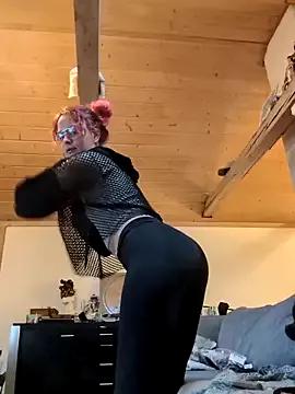 marijacucu on StripChat