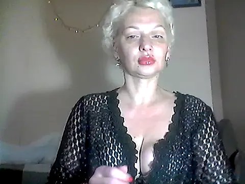 MaryJane441 — Freechat on StripChat