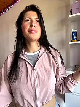 Mia_salinass on StripChat