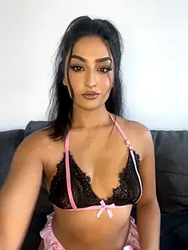 Mia_spicyy — Twerk show with oiled Ass