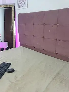 MiaKleinX on StripChat