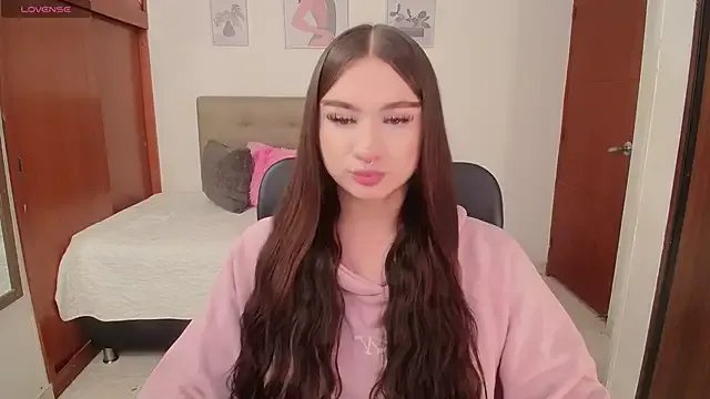 Miley_Baker on StripChat