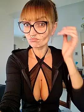 MissMialicious on StripChat 
