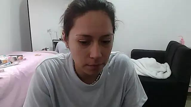MommyMiaWs on StripChat 
