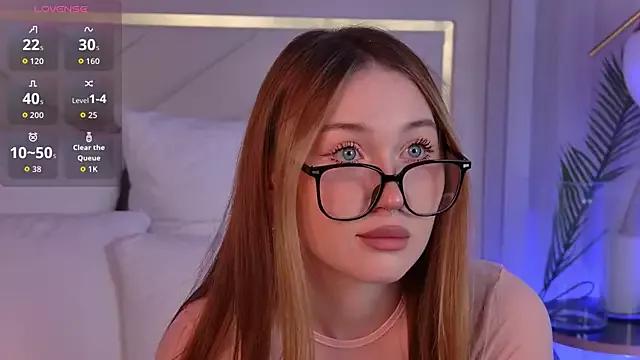 NancySmitts on StripChat 