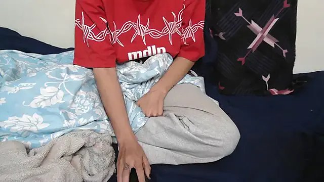 NaughtyThrouple007 on StripChat